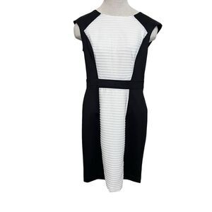 White House Black Market black and white knee length sleeveless dress size 6
